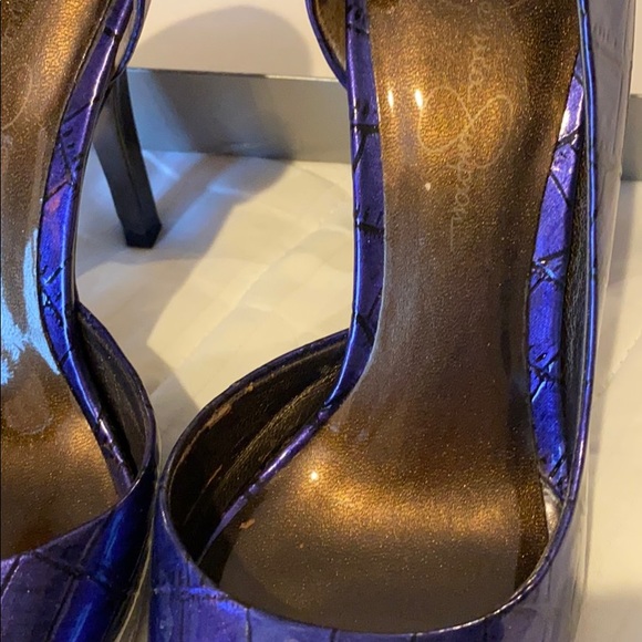 Shoes - Picture 2 of 10